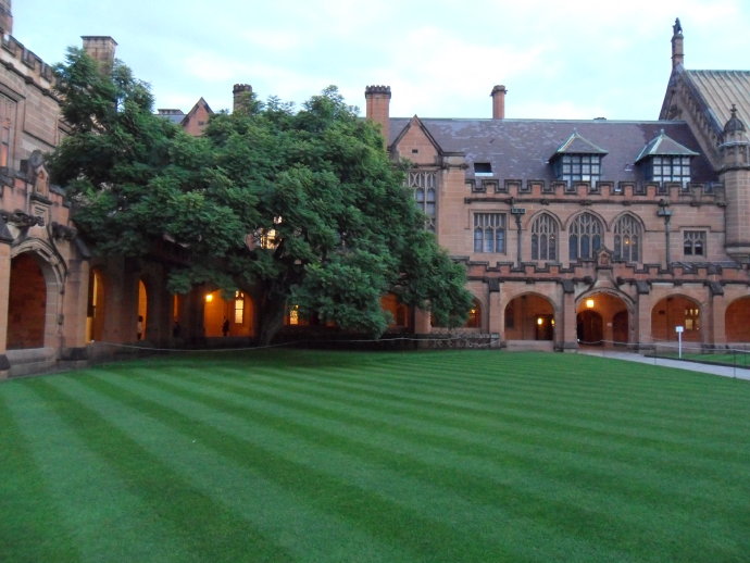 悉尼大学.jpg